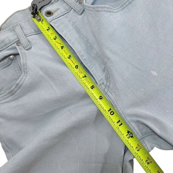 Levi’s SilverTab Light Wash Mom Jean - Picture 11 of 16